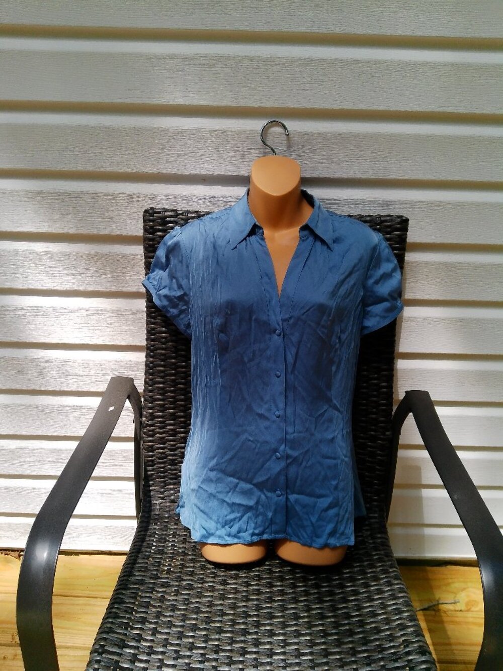 ANN TAYLOR BLUE SILK BLOUSE SIZE 12 USED GOOD SHAPE